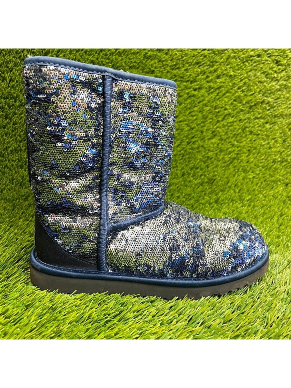 UGG Classic Short Sequin Womens Size 6 Blue Silver Classic Outdoor Pull On Boots